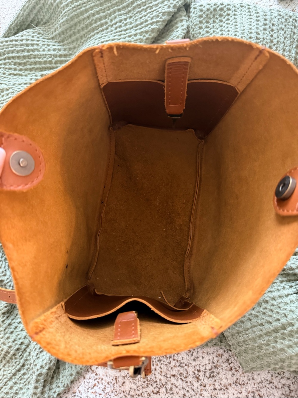 Portland Leather Butterfly Bucket Bag - Honey - Picture 5 of 8